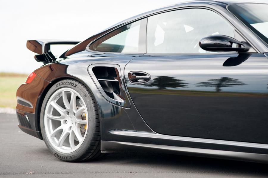Детали экстерьера Porsche 911 GT2 (997) 2008 года  (NA) (фото 13 из 107)